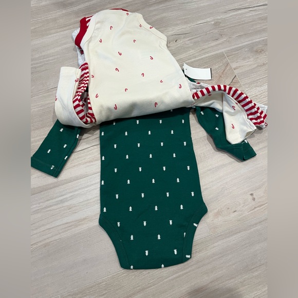 NWT Carter's Gray, Red & Green Train Holiday 5 Piece Bodysuit Set Size 9 Months - Picture 5 of 6